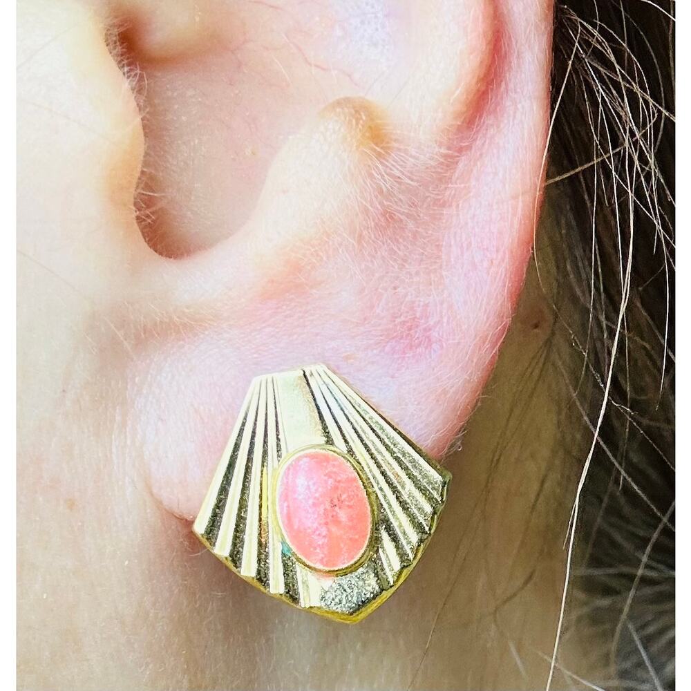 BOGO FREE VTG Enameled MARBLE FAN STUD EARRINGS